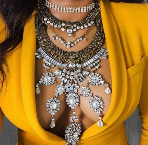 Объемное ожерелье на шею с кристаллами Swarovski